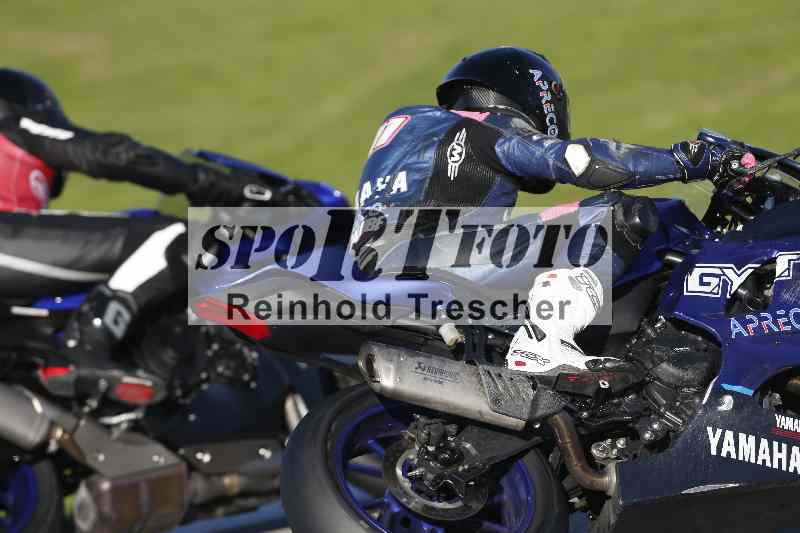 Archiv-2025/02 28.-31.01.2025 Moto Center Thun Jerez/gruen-green/backside